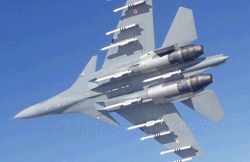 Máy bay Su-30MKI Ấn Độ trang bị 6 quả tên lửa không đối không R-77